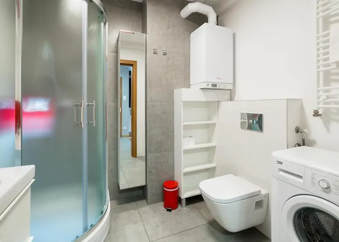 Komuny Paryskiej, Sun & Snow 아파트 *