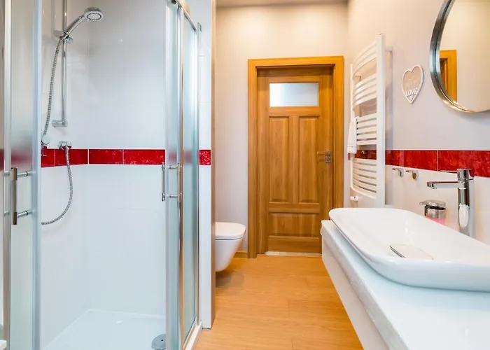 Komuny Paryskiej, Sun & Snow 아파트