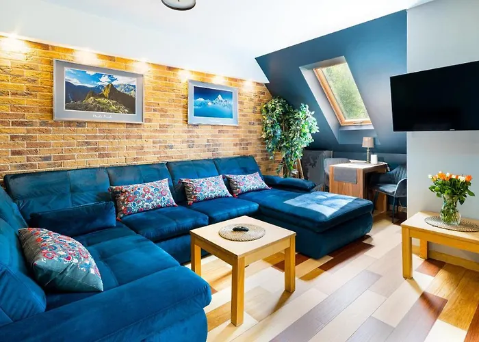 Komuny Paryskiej, Sun & Snow 아파트 카르파츠