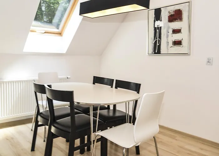 Komuny Paryskiej, Sun & Snow 아파트 카르파츠