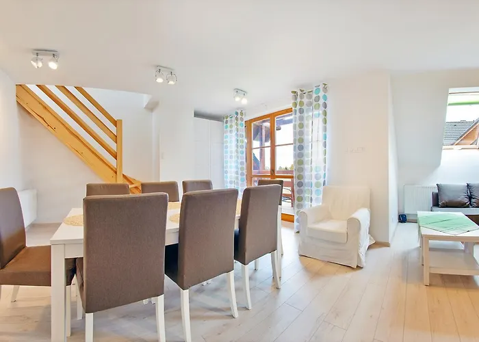 Komuny Paryskiej, Sun & Snow 아파트 *