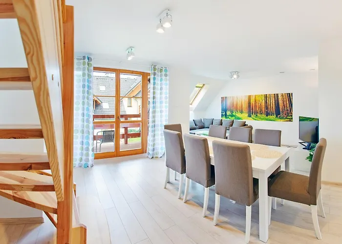 Komuny Paryskiej, Sun & Snow * 카르파츠