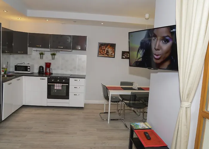 Komuny Paryskiej, Sun & Snow 아파트