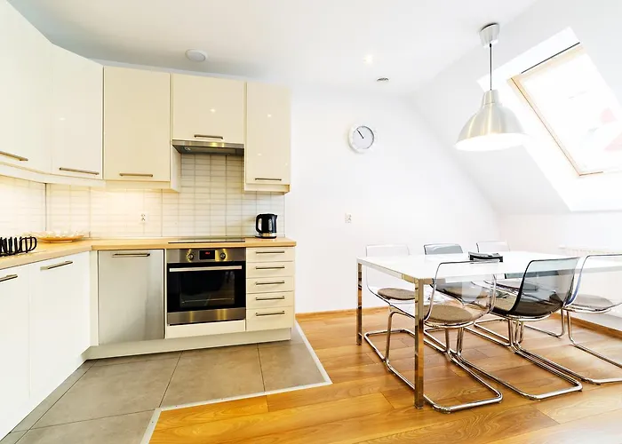 Komuny Paryskiej, Sun & Snow 아파트 *