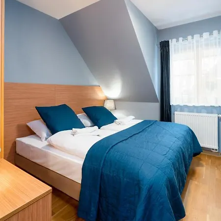 Komuny Paryskiej, Sun & Snow Apartment