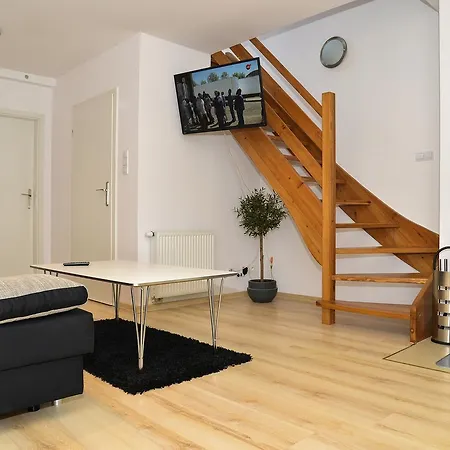 Komuny Paryskiej, Sun & Snow Apartment