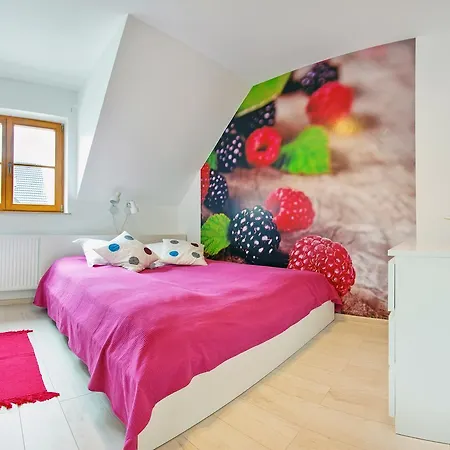 Komuny Paryskiej, Sun & Snow * Карпач