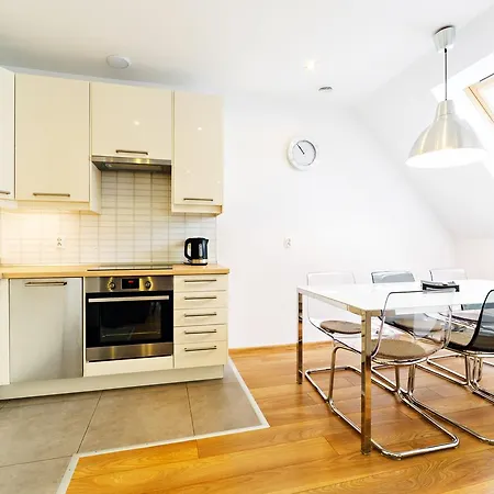 Komuny Paryskiej, Sun & Snow Apartment *