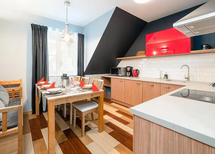 Komuny Paryskiej, Sun & Snow Daire