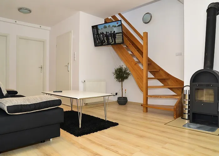 Komuny Paryskiej, Sun & Snow Daire