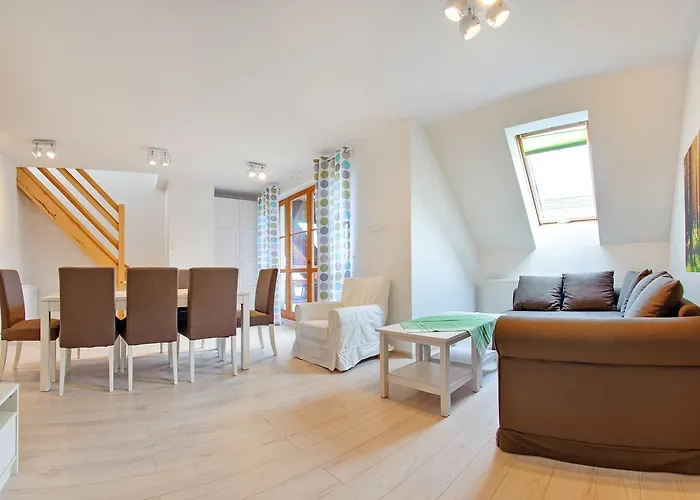 Komuny Paryskiej, Sun & Snow Daire *