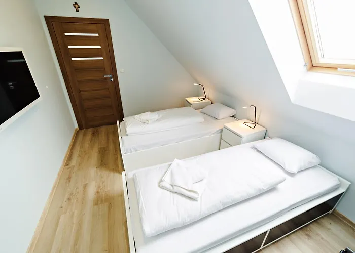 Daire Komuny Paryskiej, Sun & Snow